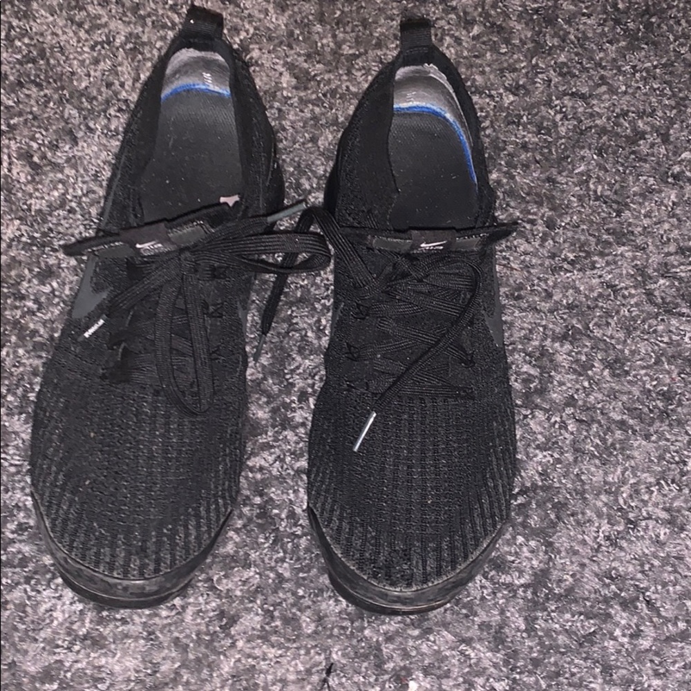 Black vapormax